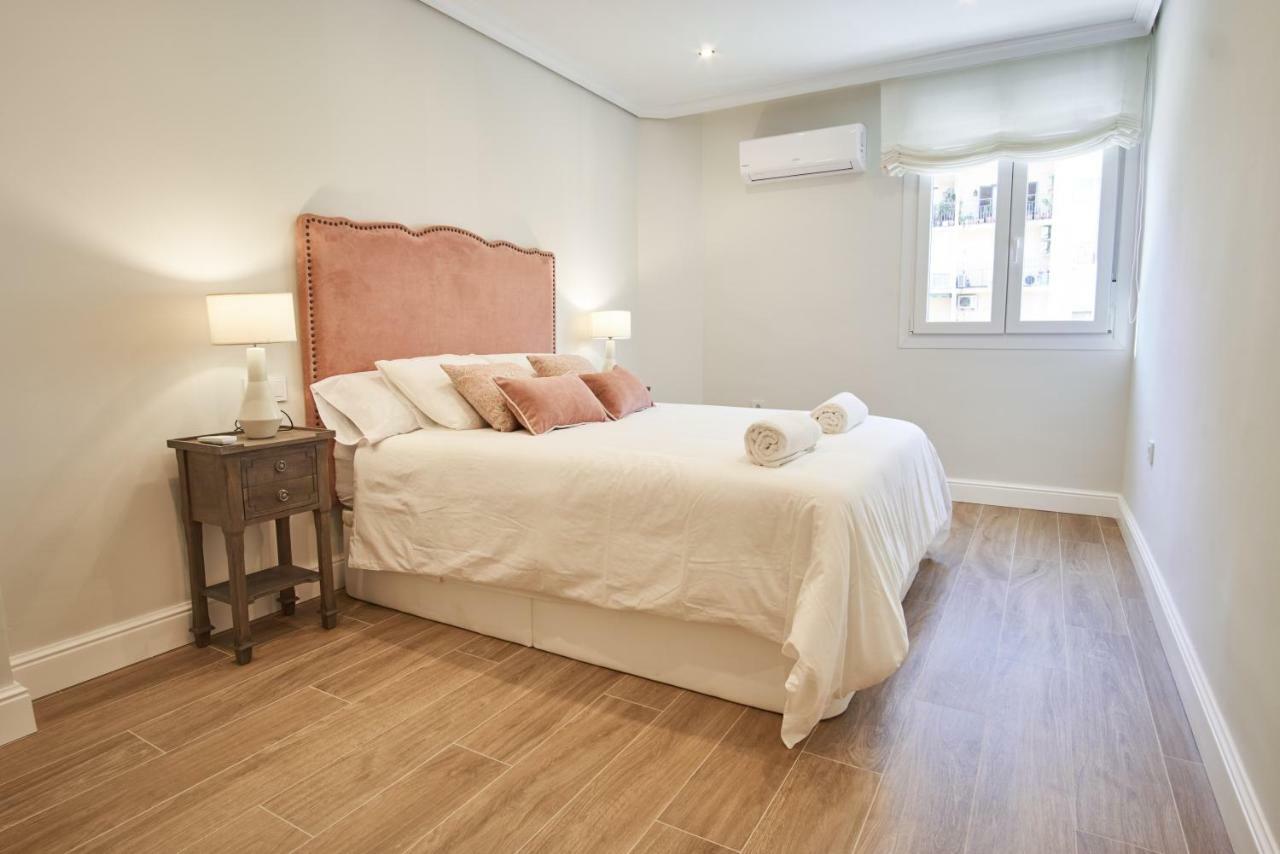 Arjona Riverside Central Deluxe By Valcambre Seville Luaran gambar