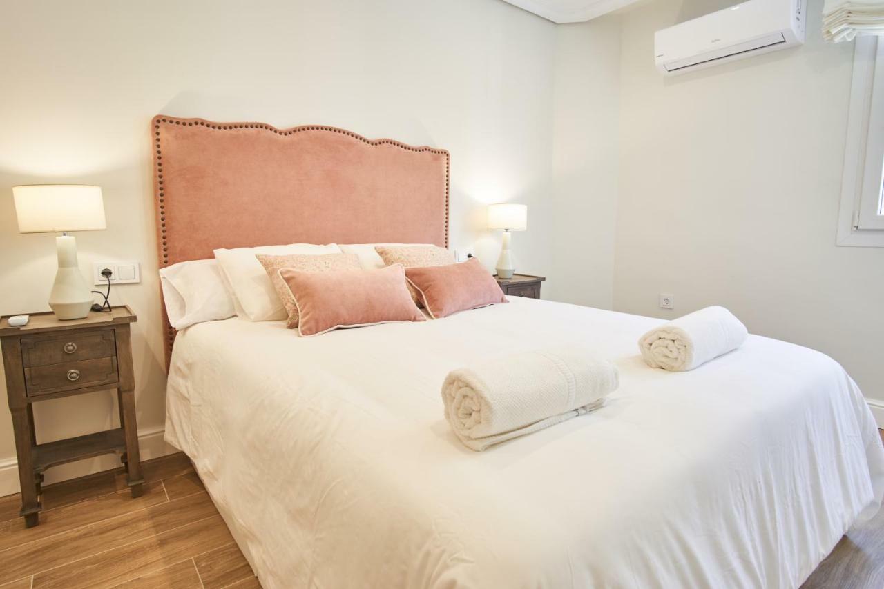 Arjona Riverside Central Deluxe By Valcambre Seville Luaran gambar