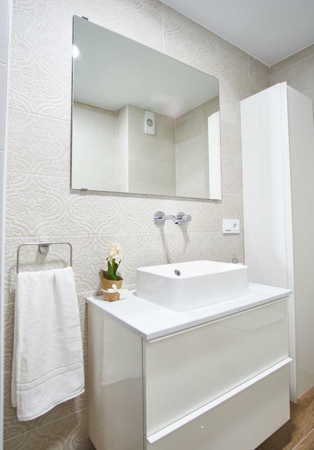 Arjona Riverside Central Deluxe By Valcambre Seville Luaran gambar